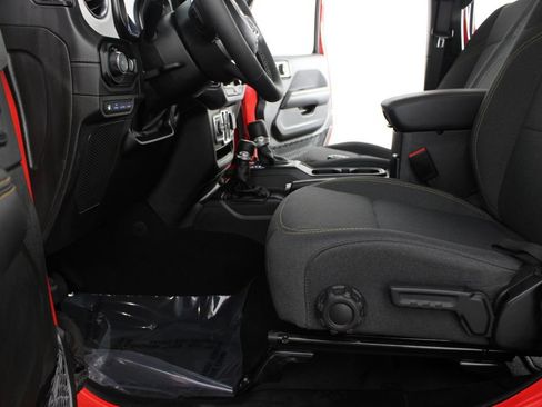 Used 2025 Jeep Wrangler Unlimited Sahara w/ Safety Group AWD/4WD image 15