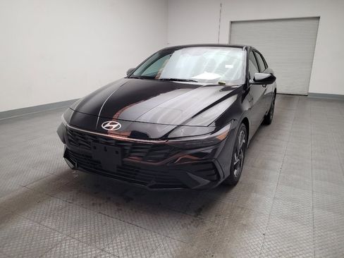 Used 2025 Hyundai Elantra SEL image 15