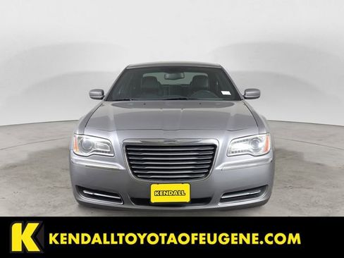 Used 2014 Chrysler 300 Base image 8