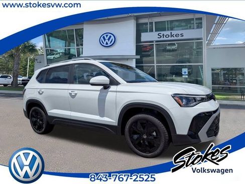 New 2026 Volkswagen Taos SE FWD image 1
