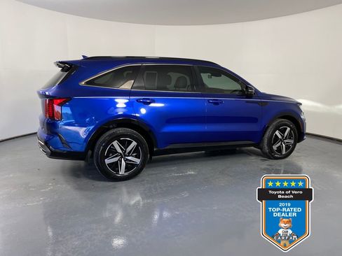 Certified 2022 Kia Sorento S w/ Panoramic Sunroof Package image 6