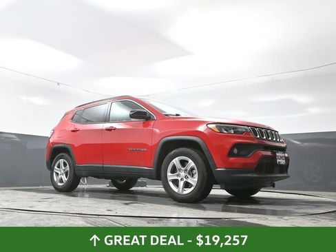 Used 2024 Jeep Compass Latitude image 51