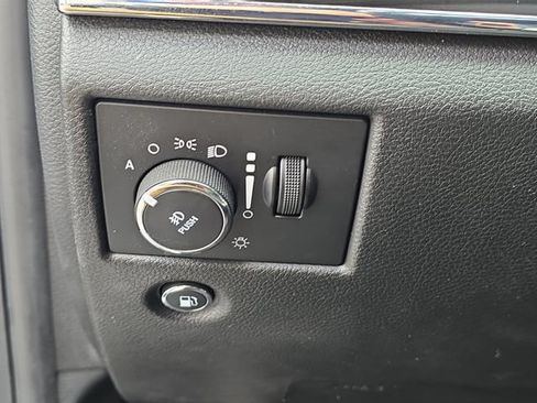 Used 2021 Jeep Grand Cherokee Limited AWD/4WD image 12