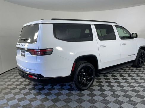 New 2025 Jeep Wagoneer L Series II image 4