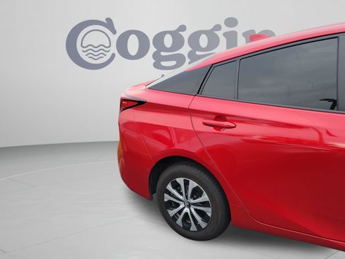 Used 2022 Toyota Prius LE AWD/4WD image 14