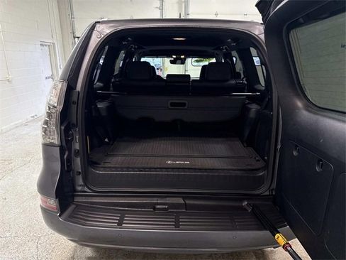 Used 2021 Lexus GX 460 Premium w/ Premium Package image 19