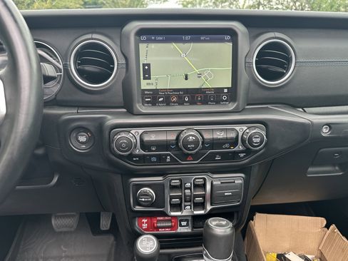 Used 2022 Jeep Wrangler Unlimited Rubicon 4xe AWD/4WD image 32