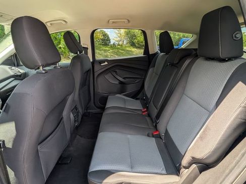 Used 2018 Ford Escape SE FWD image 27