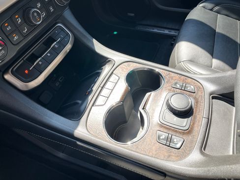 Used 2023 GMC Acadia Denali FWD image 16