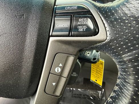 Used 2012 Honda Odyssey Touring Elite image 38