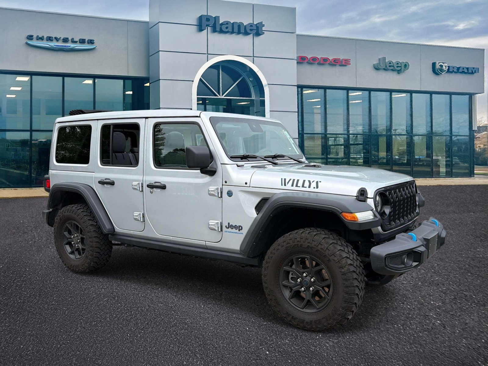 Used 2024 Jeep Wrangler Unlimited AWD/4WD image 1