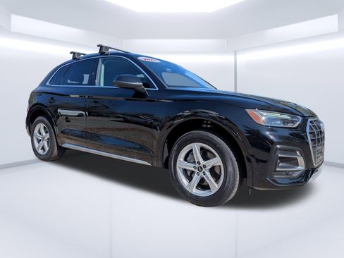 Used 2023 Audi Q5 2.0T Premium w/ Convenience Package image 1