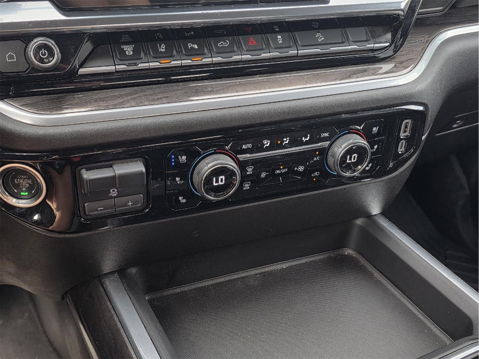 Used 2025 Chevrolet Silverado 2500 LTZ w/ LTZ Convenience Package AWD/4WD image 18