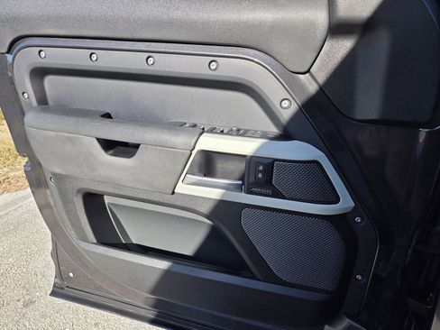 Used 2022 Land Rover Defender 110 X-Dynamic SE image 20