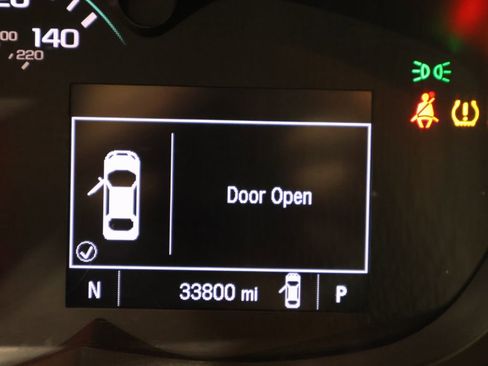 Used 2020 Chevrolet Trax LT w/ LT Convenience Package image 40