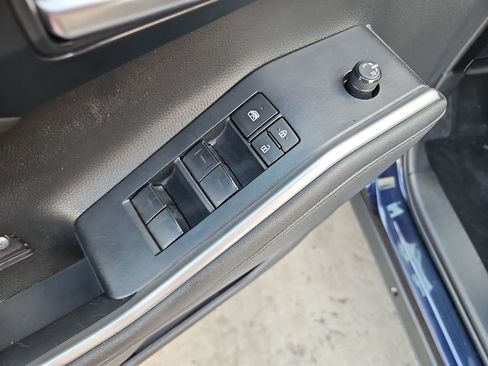 Used 2023 Toyota Highlander XLE image 31