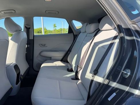 Used 2024 Hyundai Kona SE FWD image 15