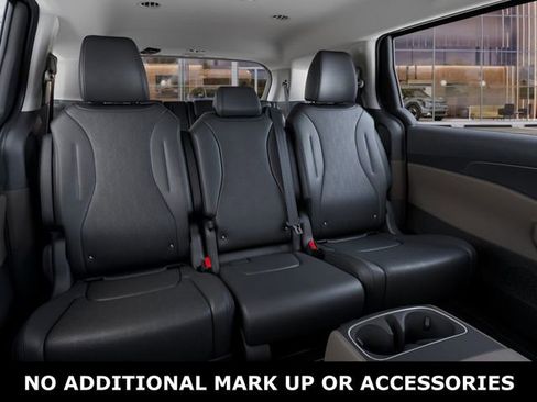 New 2026 Kia Carnival FWD image 16