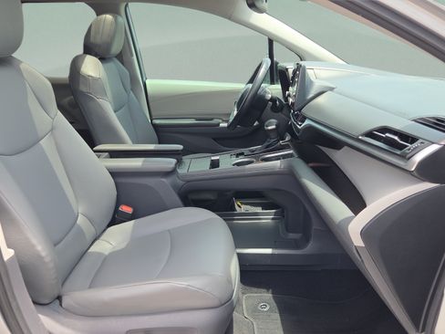 Certified 2021 Toyota Sienna XLE FWD image 16