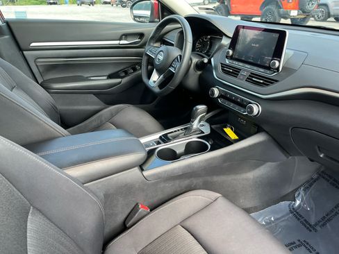 Used 2022 Nissan Altima 2.5 SV w/ SV Premium Package FWD image 36