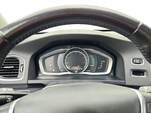 Used 2018 Volvo S60 T5 Inscription image 24