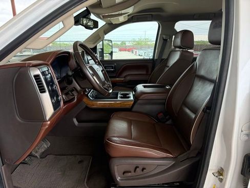 Used 2019 Chevrolet Silverado 2500 High Country w/ Duramax Plus Package AWD/4WD image 14
