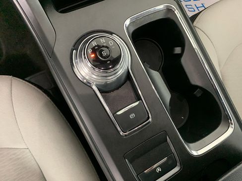 Used 2019 Ford Fusion SE w/ Equipment Group 151A image 25