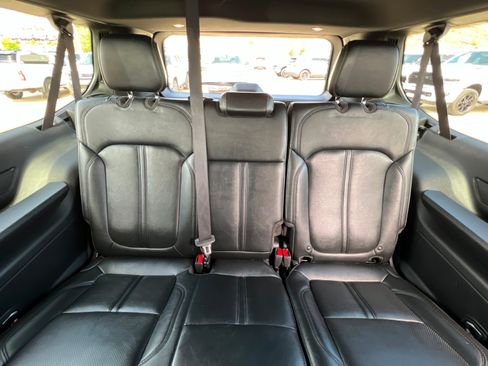 Used 2024 Jeep Wagoneer L Series II w/ Flexible Seating Group AWD/4WD image 23