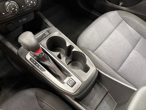 Used 2025 Chevrolet Trax RS w/ Sunroof Package FWD image 29