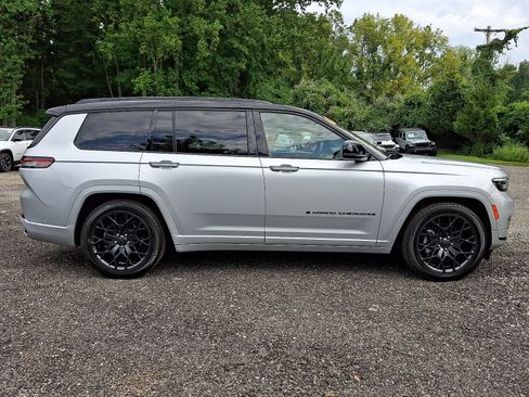 Used 2025 Jeep Grand Cherokee L Summit AWD/4WD image 7