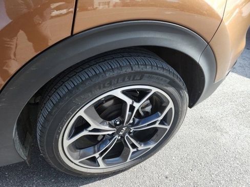 Used 2021 Kia Sportage SX image 3