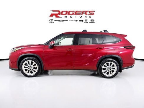 Used 2024 Toyota Highlander Limited AWD/4WD image 9