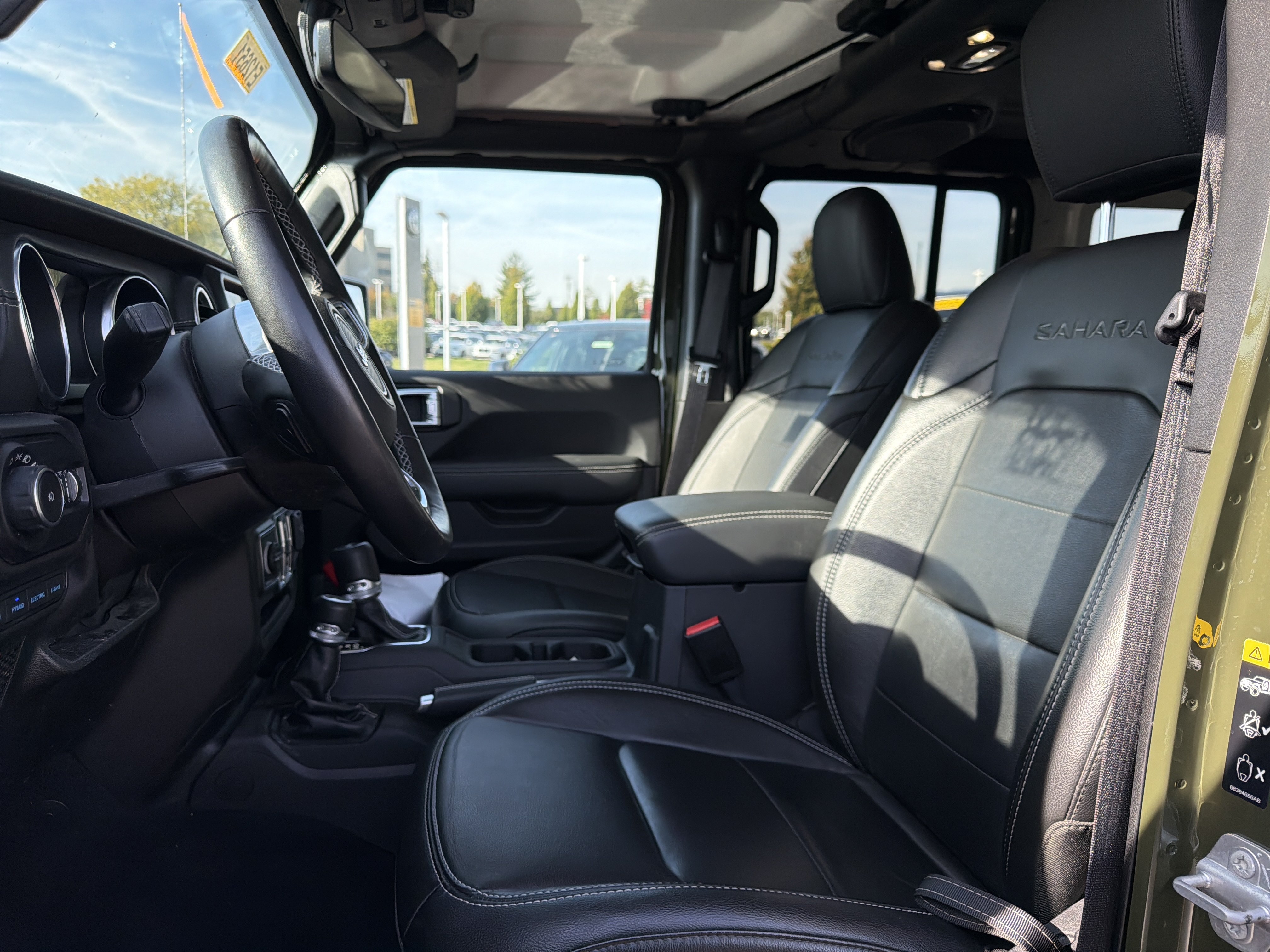 Used 2022 Jeep Wrangler Unlimited Sahara w/ Cold Weather Group AWD/4WD image 12