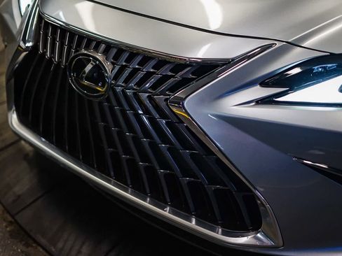 Used 2023 Lexus ES 350 image 8