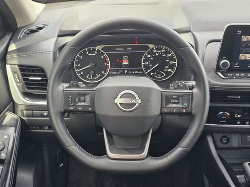 Certified 2025 Nissan Rogue SV AWD/4WD image 14