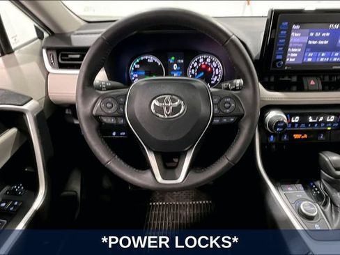 Used 2022 Toyota RAV4 XLE w/ Convenience Package AWD/4WD image 11