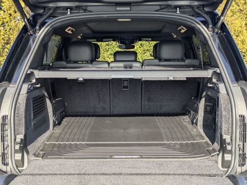 New 2026 Land Rover Range Rover Long Wheelbase SE image 16
