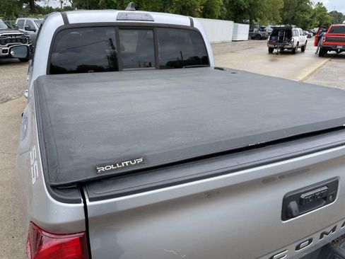 Used 2022 Toyota Tacoma SR w/ SR Convenience Package RWD image 35