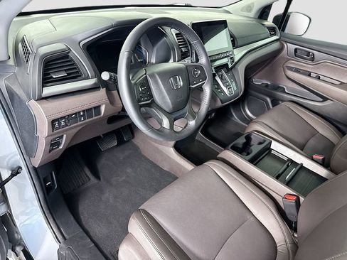 Certified 2024 Honda Odyssey EX-L image 9
