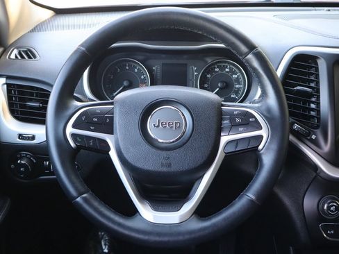 Used 2014 Jeep Cherokee Latitude w/ Comfort/Convenience Group AWD/4WD image 18