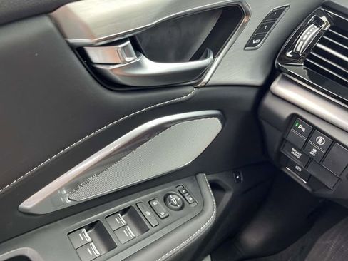 Used 2025 Acura RDX SH-AWD w/ Technology Package image 32