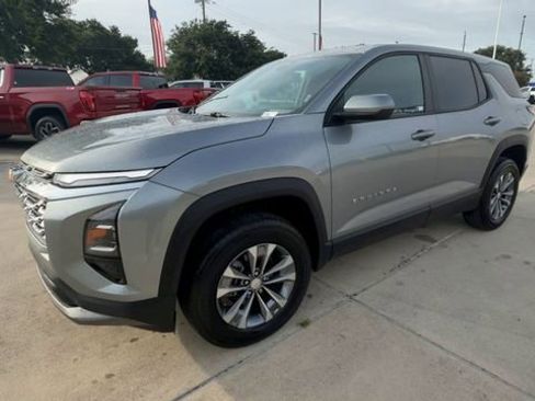 Used 2026 Chevrolet Equinox LT FWD image 4