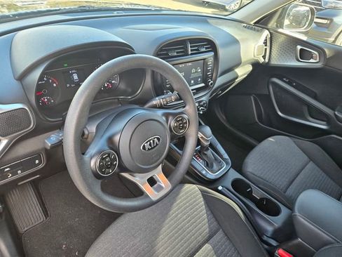 Used 2021 Kia Soul S image 12