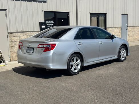 Used 2012 Toyota Camry FWD image 3