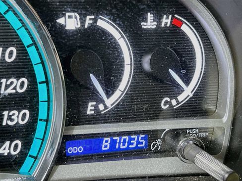 Used 2015 Toyota Venza XLE image 12