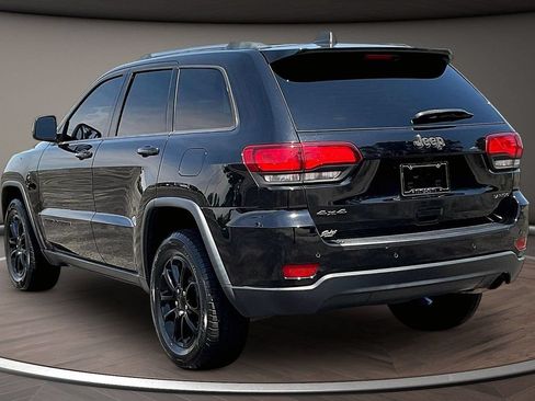 Used 2021 Jeep Grand Cherokee Laredo AWD/4WD image 5