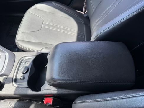 Used 2014 Ford Focus Titanium FWD image 18