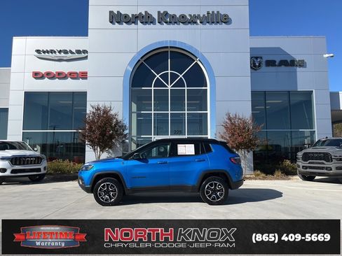 Used 2024 Jeep Compass Trailhawk image 2
