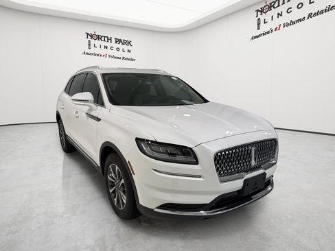 Used 2023 Lincoln Nautilus AWD w/ Premium Package image 7