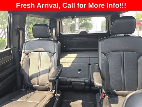 Used 2023 Jeep Wagoneer Series II AWD/4WD image 12